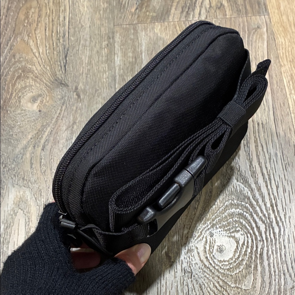 Briggs & Riley Black Crossbody Sling Bag - Picture 2 of 5